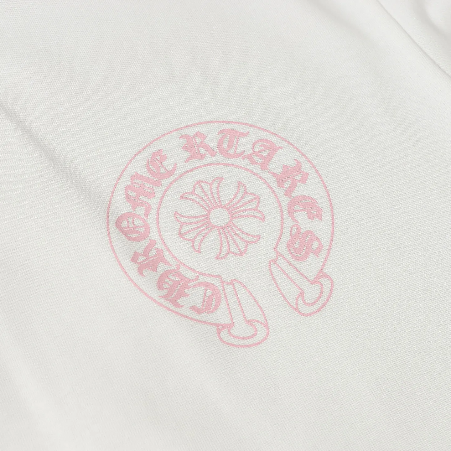 🅿️170 CHROME HEARTS/Chrome Heart CH Sanskrit printed short-sleeved T-shirt The fabric is made of 280g heavy combed cotton, customized with 32 count 1*1 threads, and washed twice for ready-to-wear. The fabric is comfortable and skin-friendly without any strange feeling. Custom-dyed fabric, with high textile density, good drape, and not easy to deform. The thick texture and tight spinning process will not affect the breathability of the fabric. The color saturation is very high. Imported digital direct-injection printing technology. A versatile and good-looking short-sleeve. The loose version covers the flesh and makes you look slimmer. It is the same style for men and women. It has three complete standards. Color: Black-White Size: XS-L